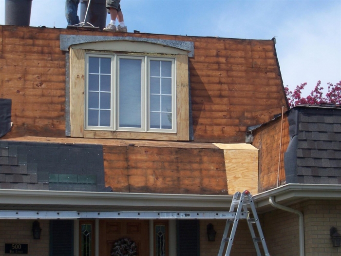 roof leak causing water damage